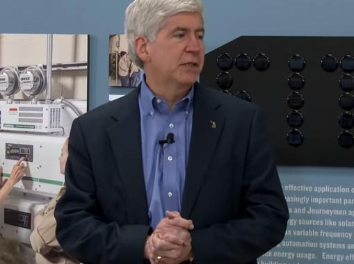 Governor Snyder Tours EITC Delivers Energy Message